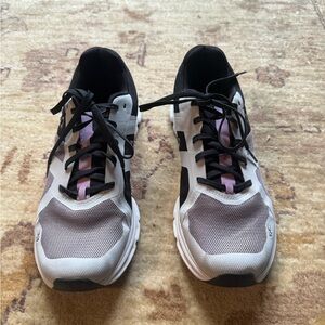On Cloud Cloudrunner Sneakers